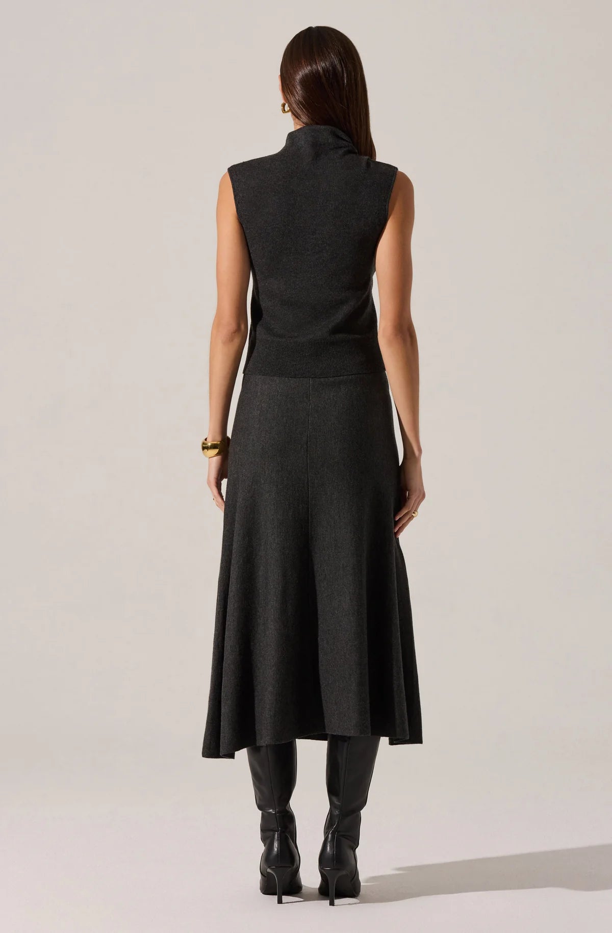 Deora Sleeveless Sweater Top