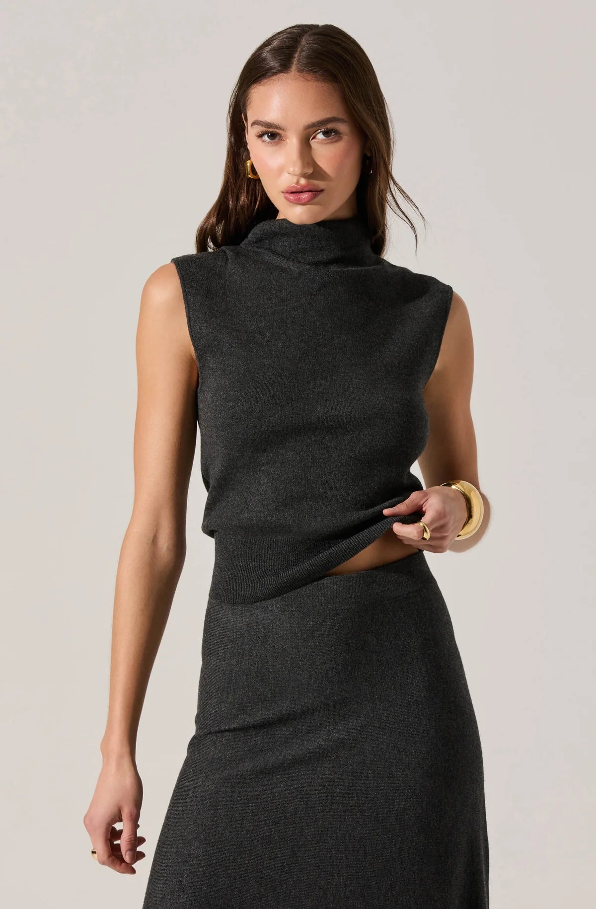 Deora Sleeveless Sweater Top
