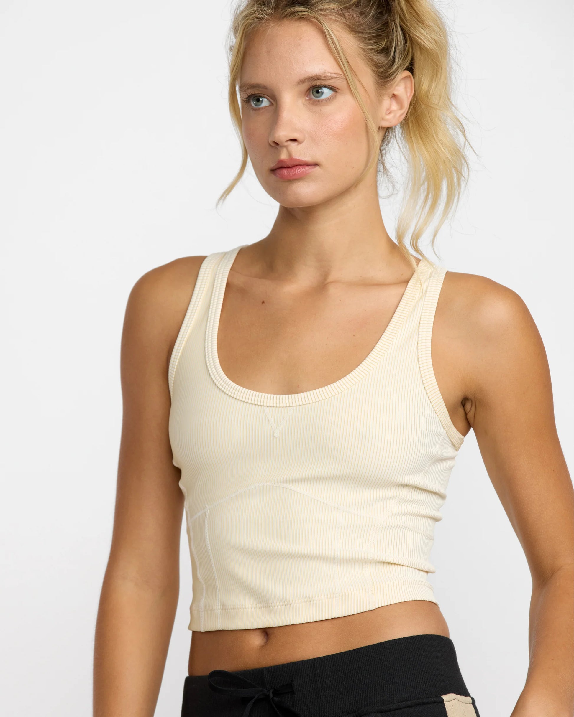 Contrast B Tank