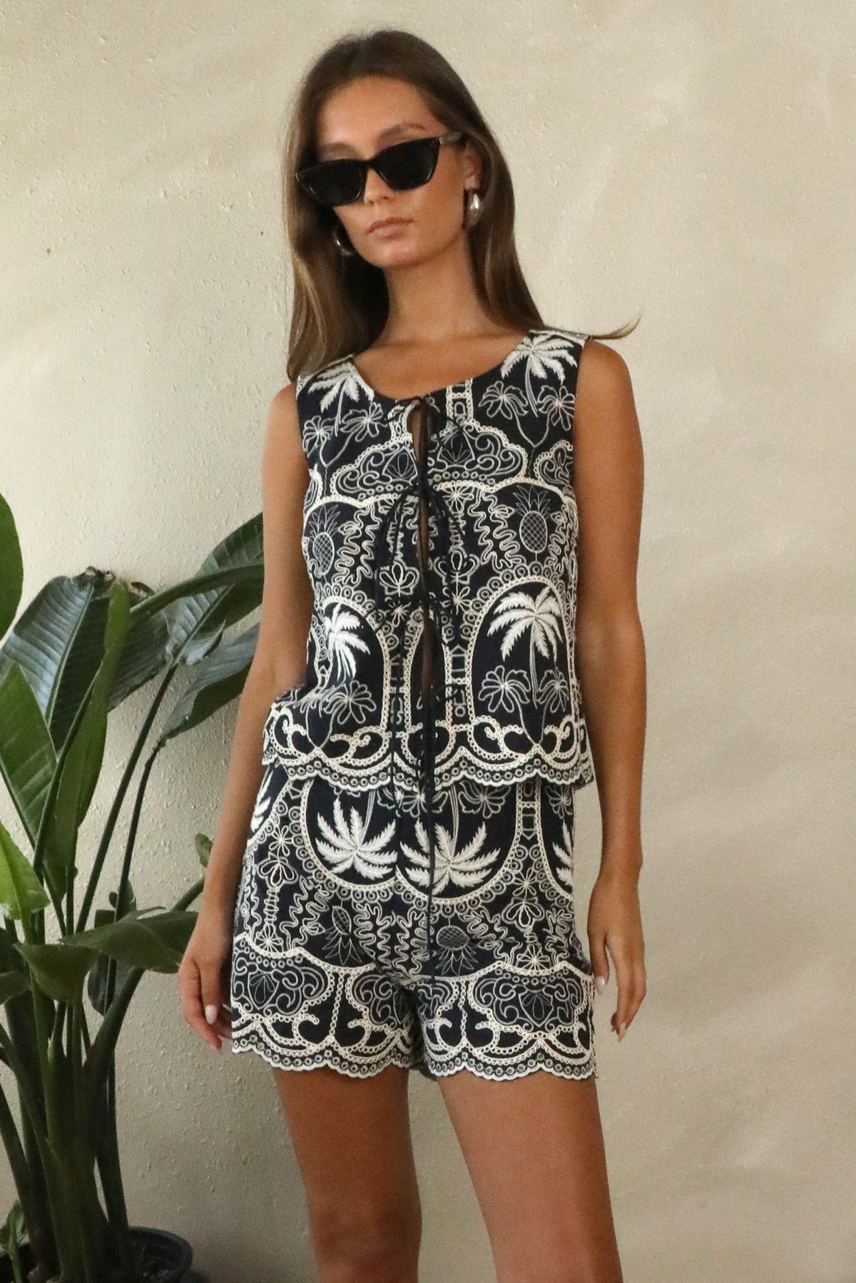 Callie Scallop Embroidered Short